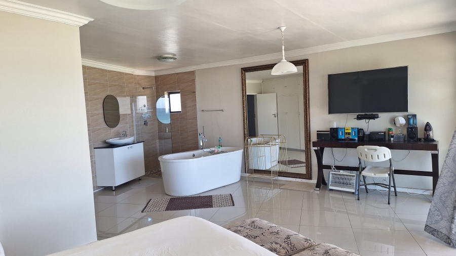 4 Bedroom Property for Sale in Gonubie Eastern Cape